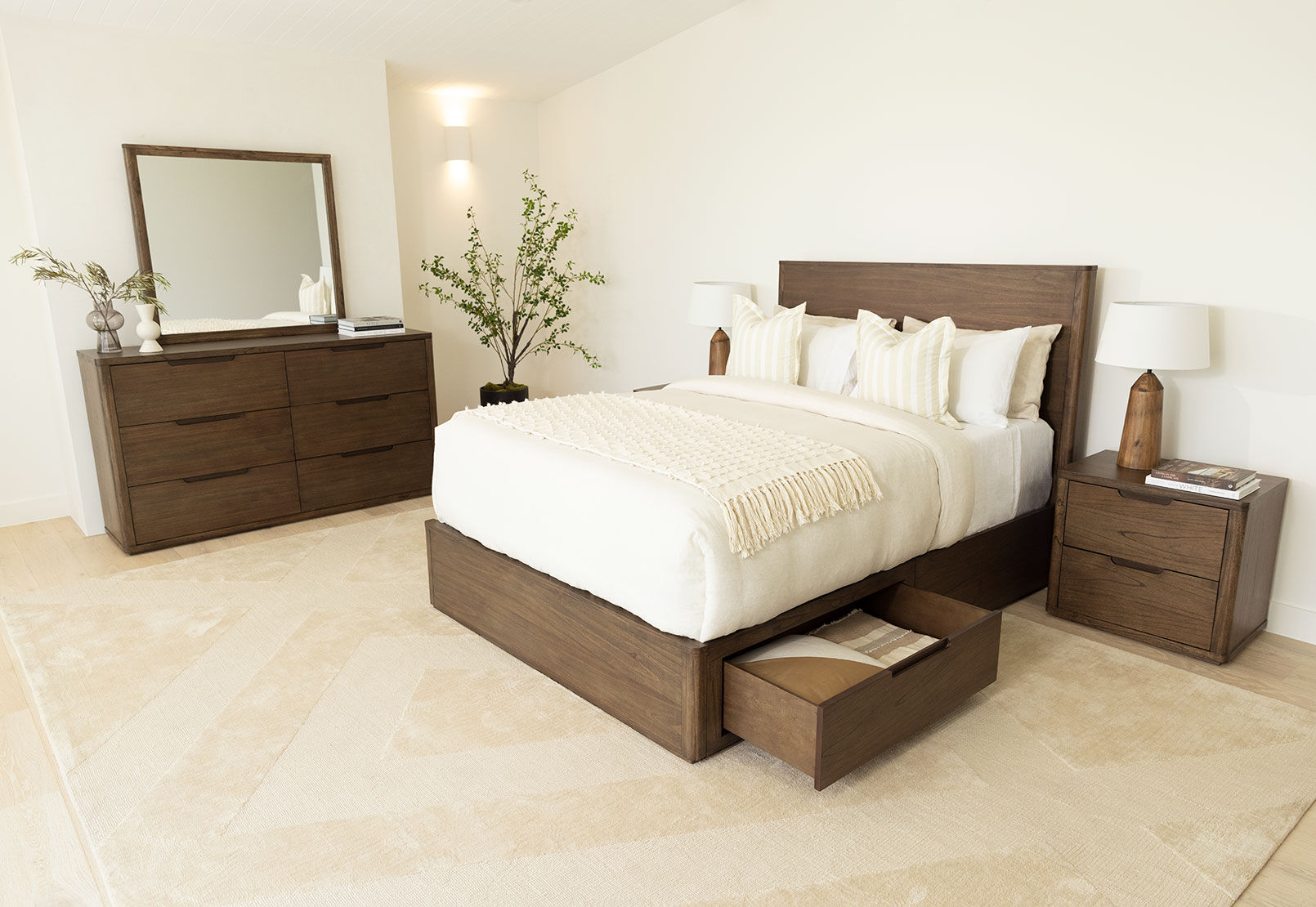 NICCOLO - 2 Drawer King Bed NICCOLO