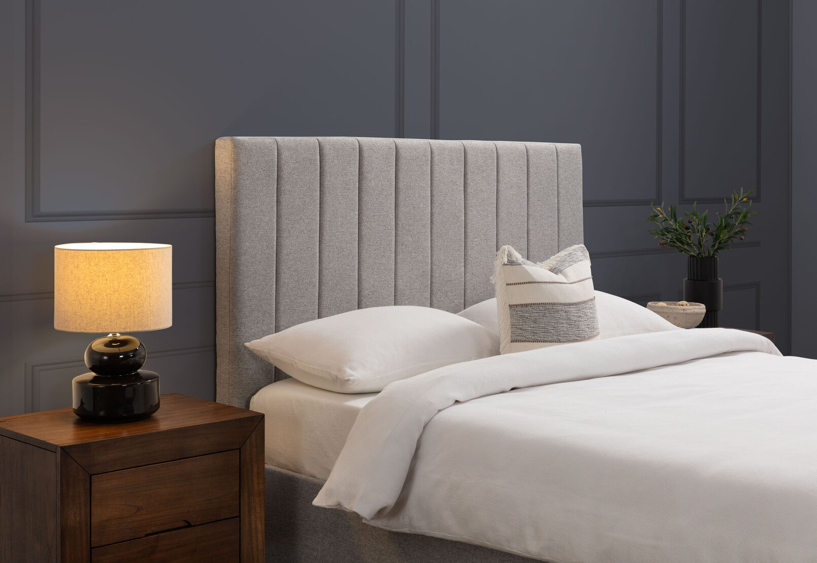 CORBIN - Queen Bed CORBIN