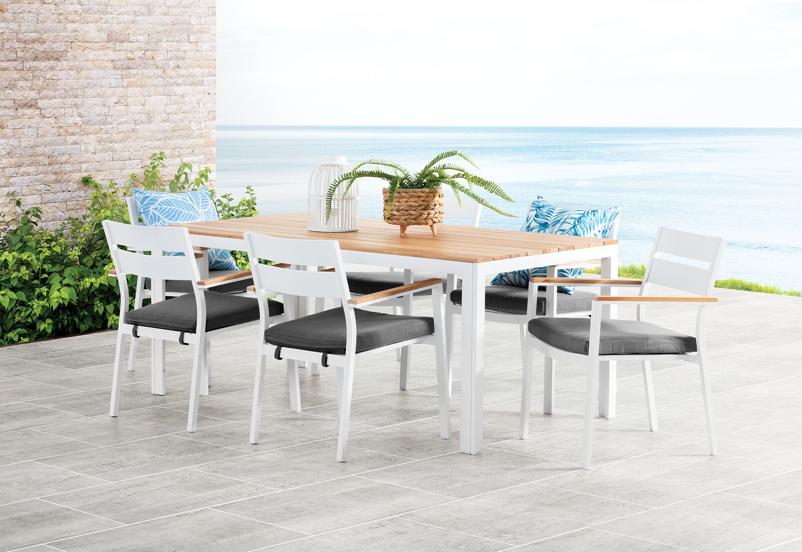 Outdoor Low Dining Setting