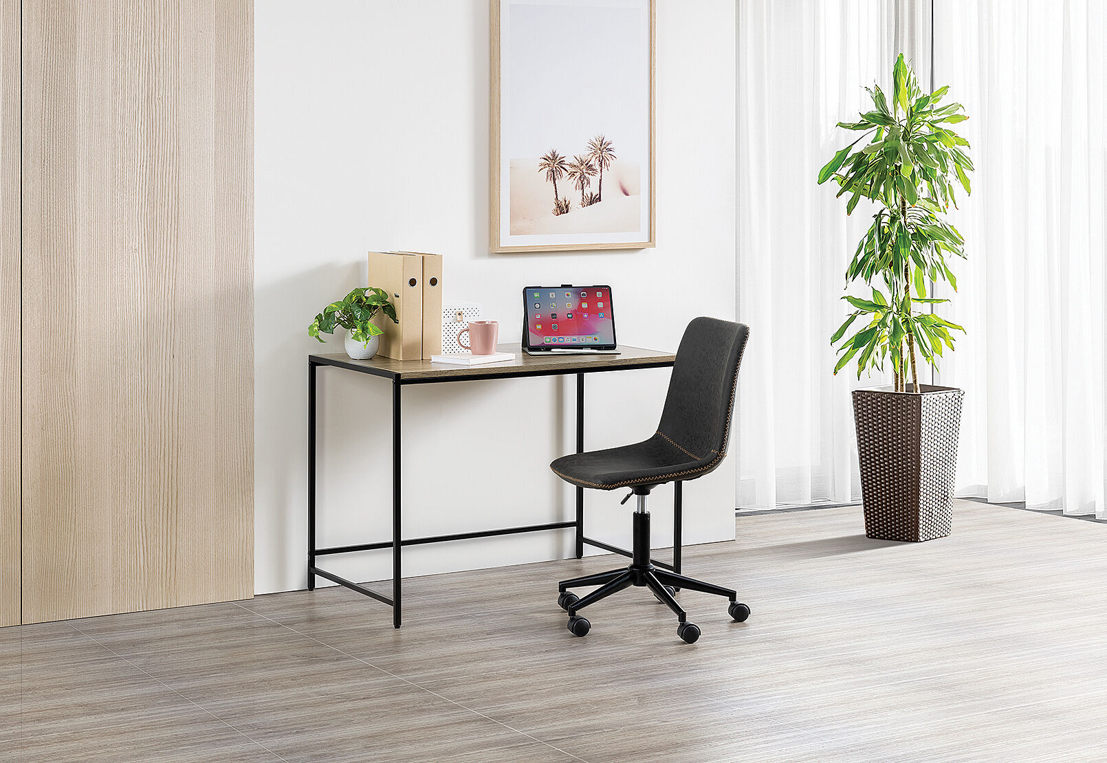 QUINN - Desk. QUINN