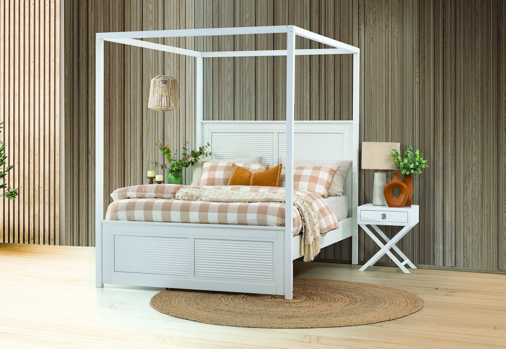 LOCKLYN - 4 Post Queen Bed LOCKLYN
