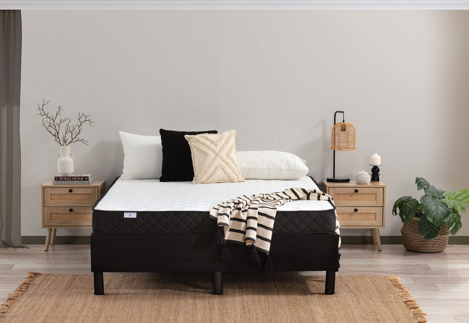 WHITE LLAMA Enchant Queen Mattress