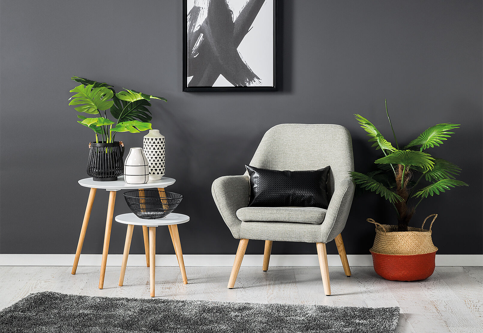 Guyer accent outlet chair