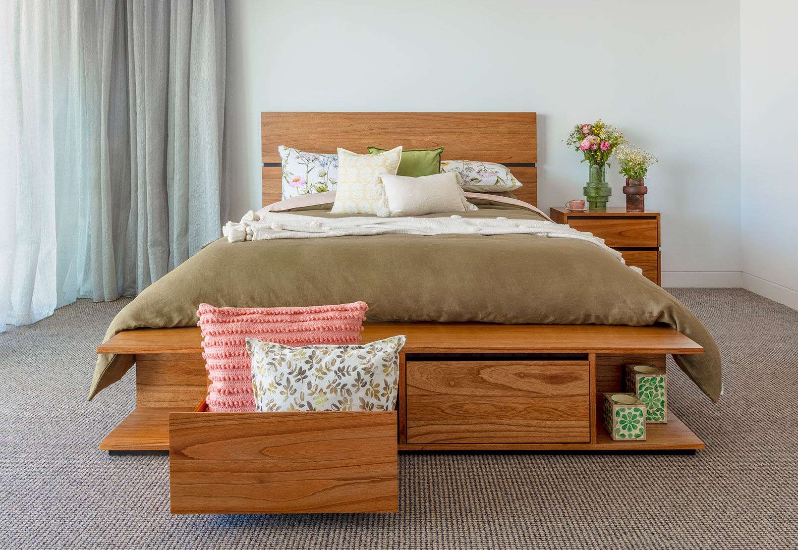MEDORA - Queen Bed MEDORA