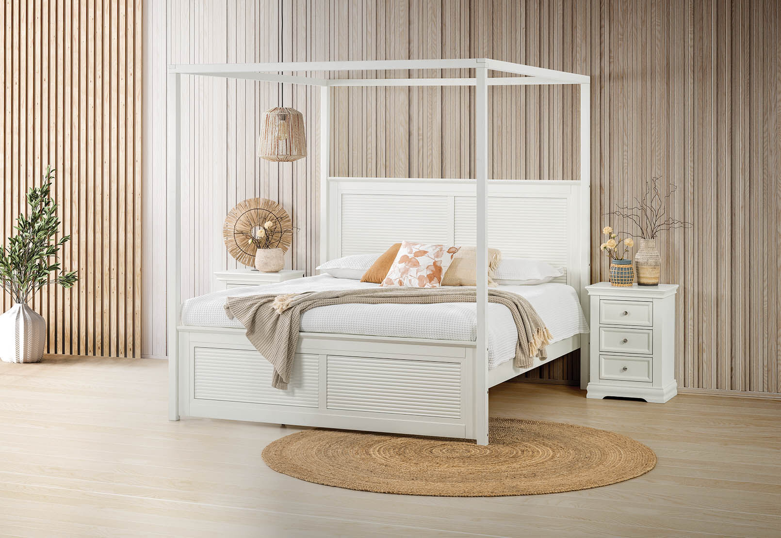 LOCKLYN - 4 Post Queen Bed LOCKLYN