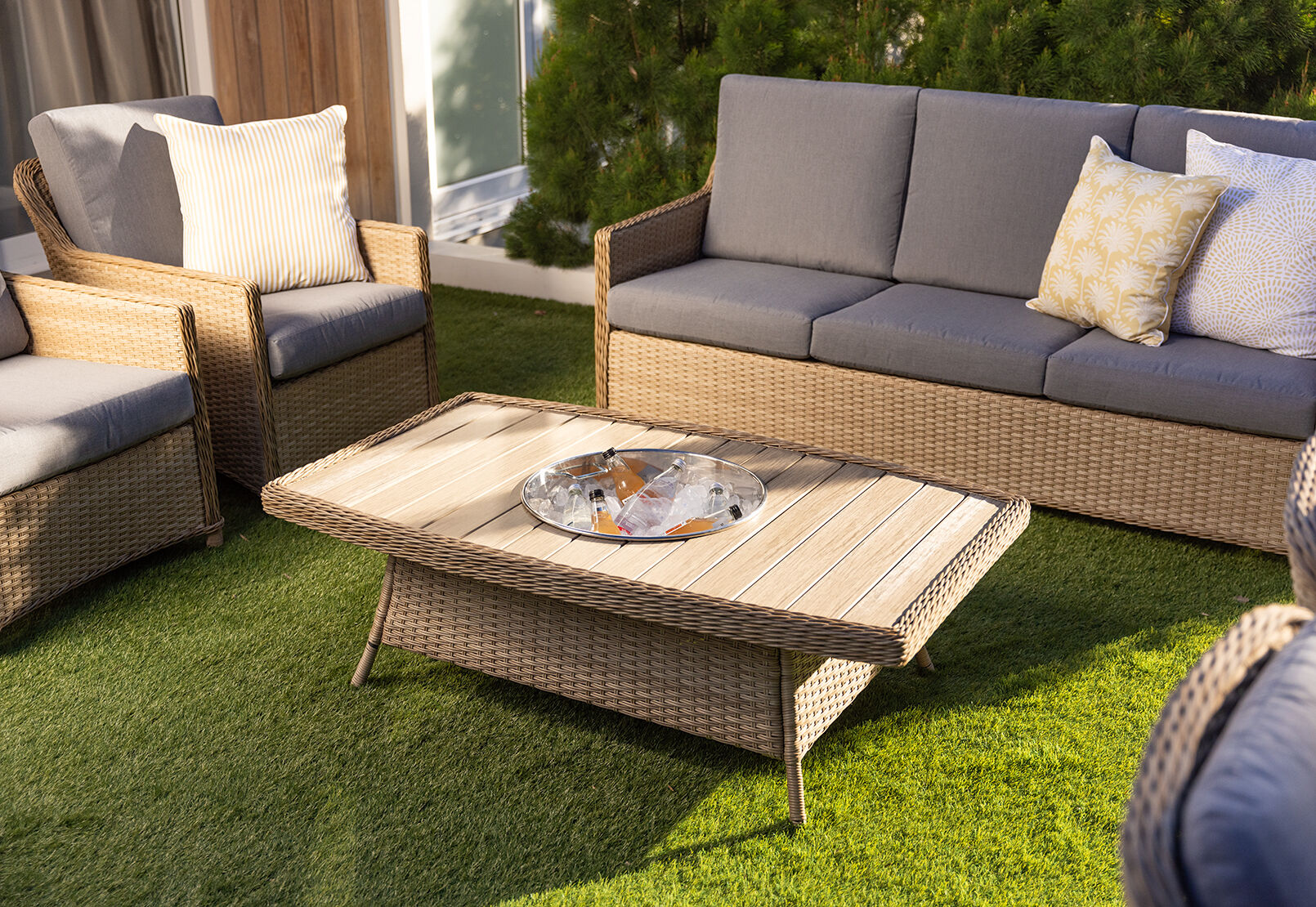 LUAU - 4 Piece Outdoor Lounge Setting LUAU