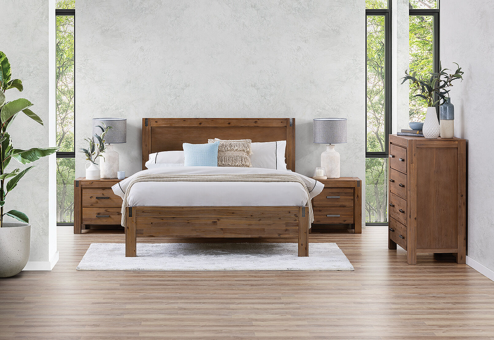 SILVERWOOD - 4 Piece Queen Tall Chest Bedroom Suite SILVERWOOD