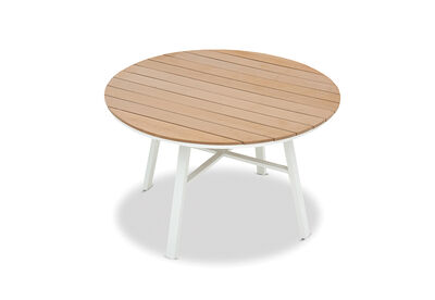 TANGALOOMA - Outdoor Round Table.