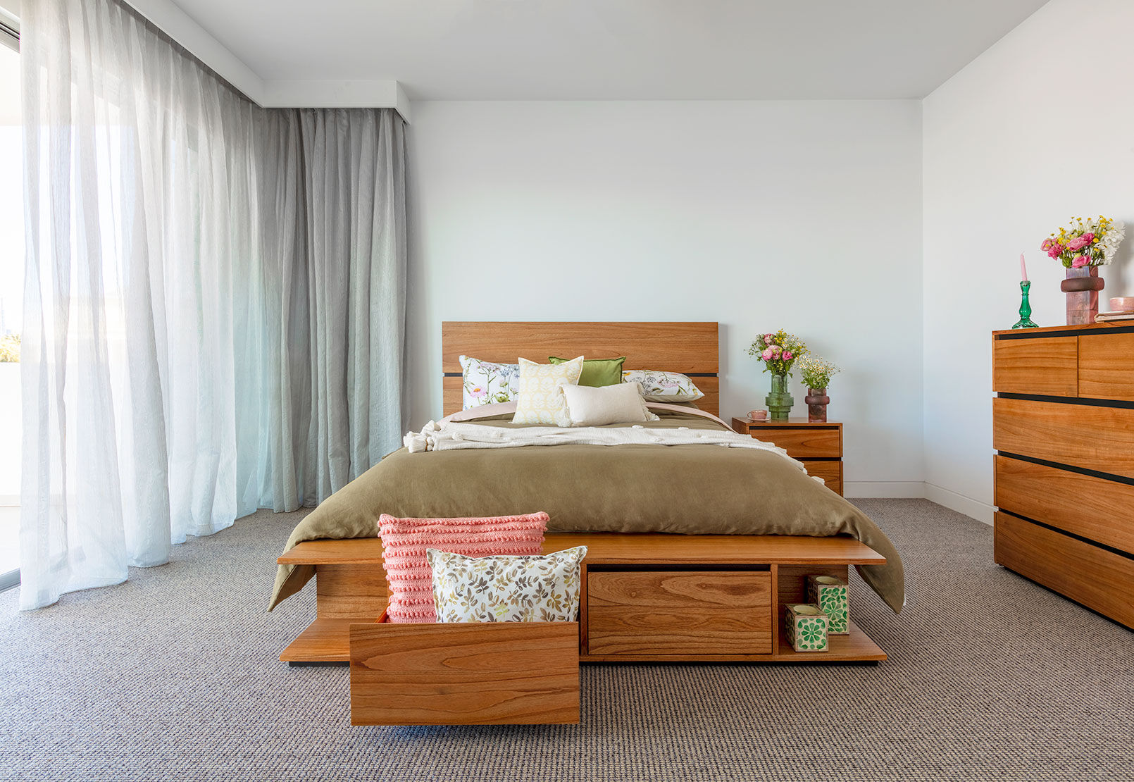 MEDORA - Queen Bed MEDORA