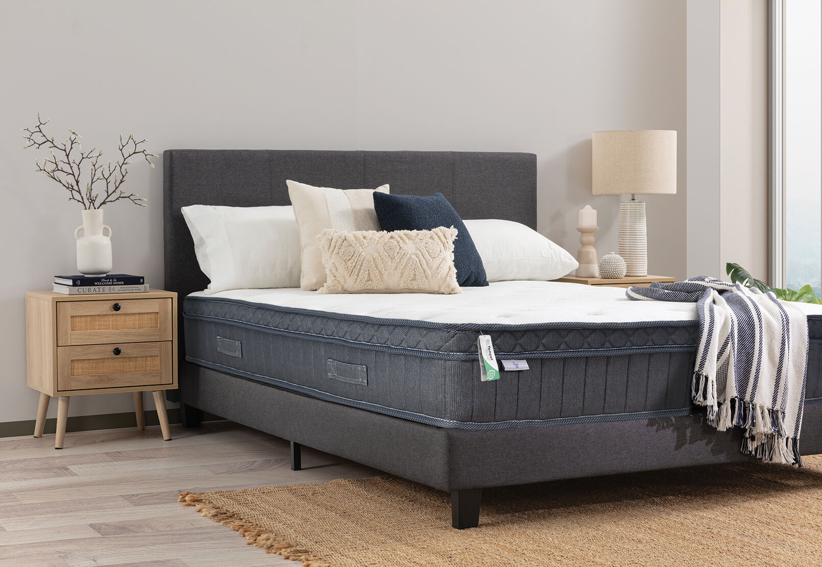 LLAMA - Regis Queen Mattress LLAMA