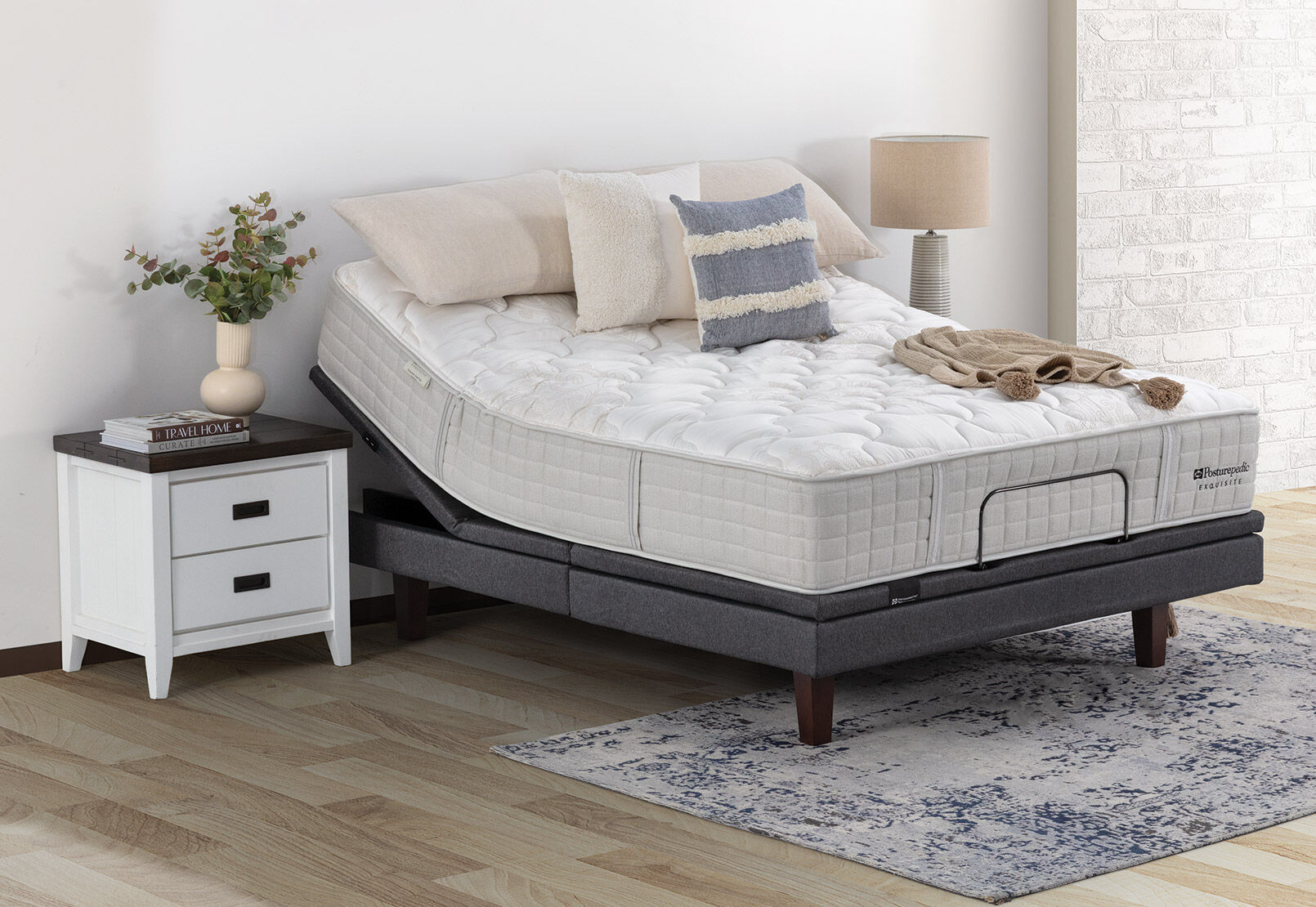 EXQUISITE GOLD CUSHION FIRM