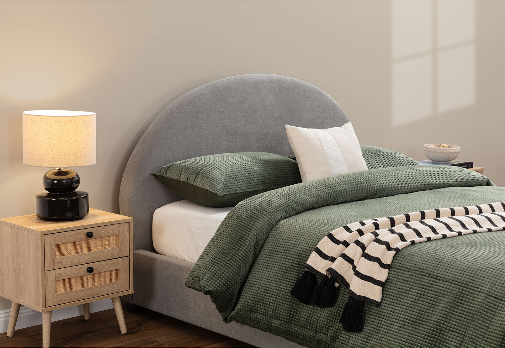DELY REY - Queen Bed DELY REY