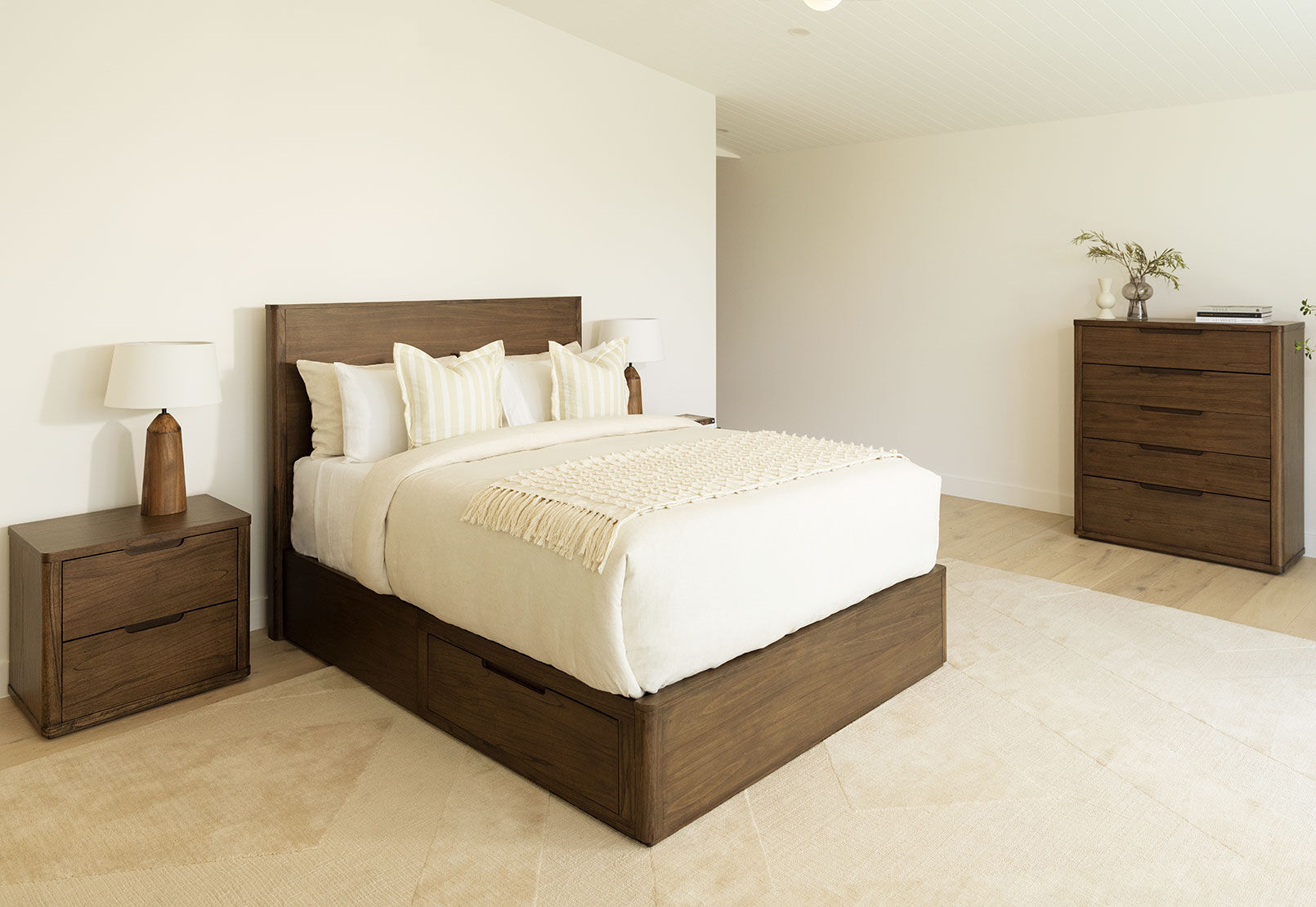 NICCOLO - 4 Piece 2 Drawer King Bed Tall Chest Suite NICCOLO