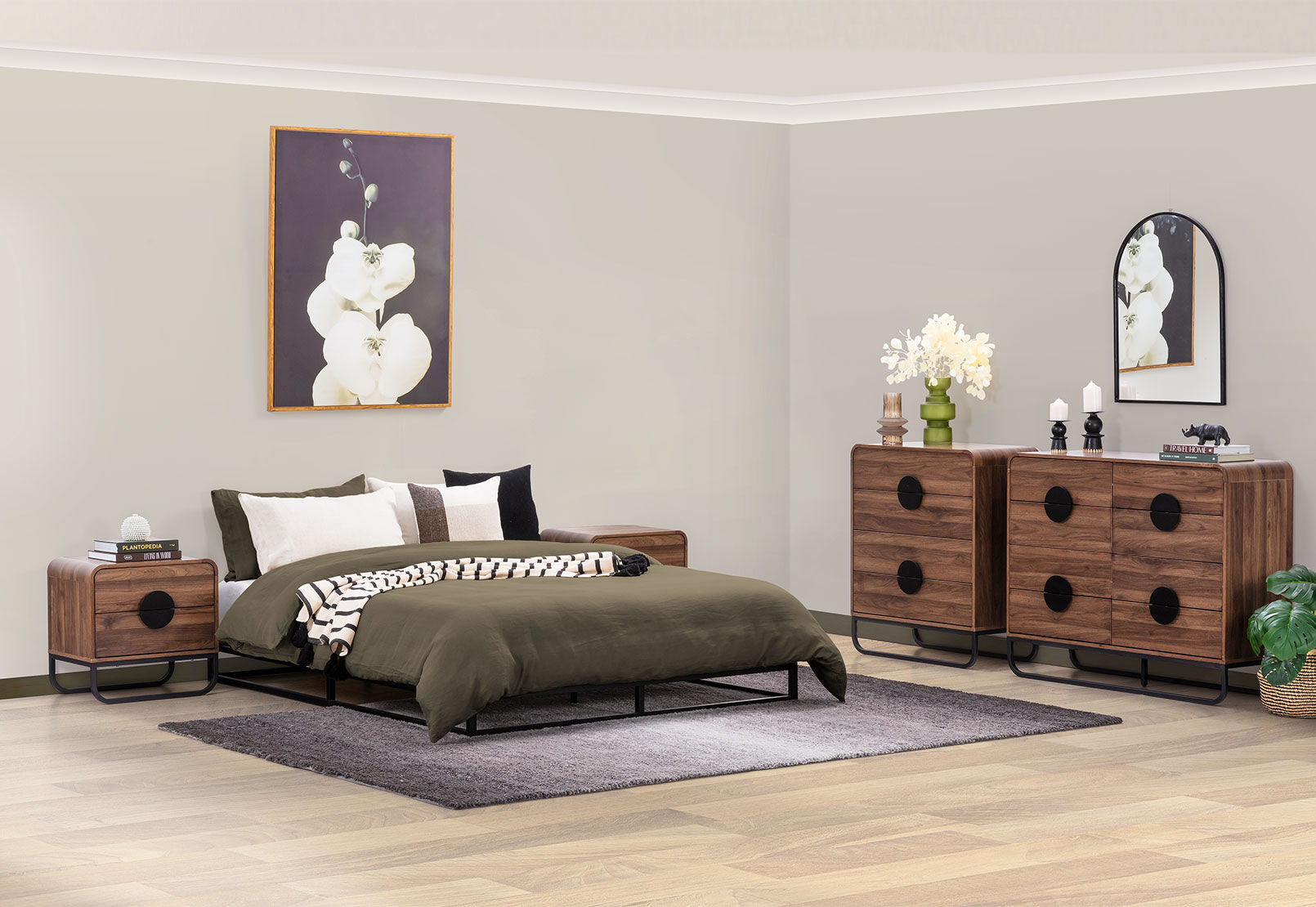 HUGHES - 8 Drawer Dresser HUGHES
