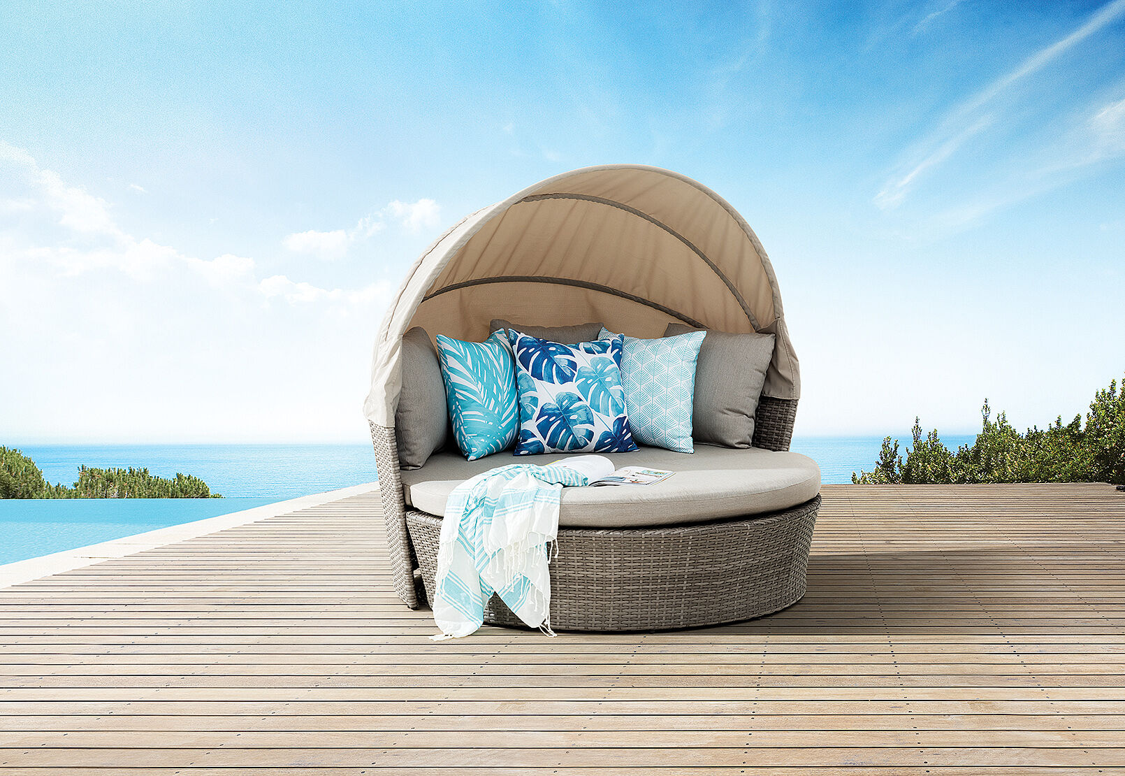 ST KILDA - Canopy Daybed. ST KILDA