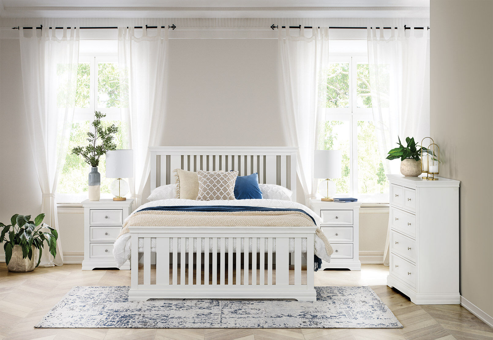 WHITE YAMBA Queen Bed