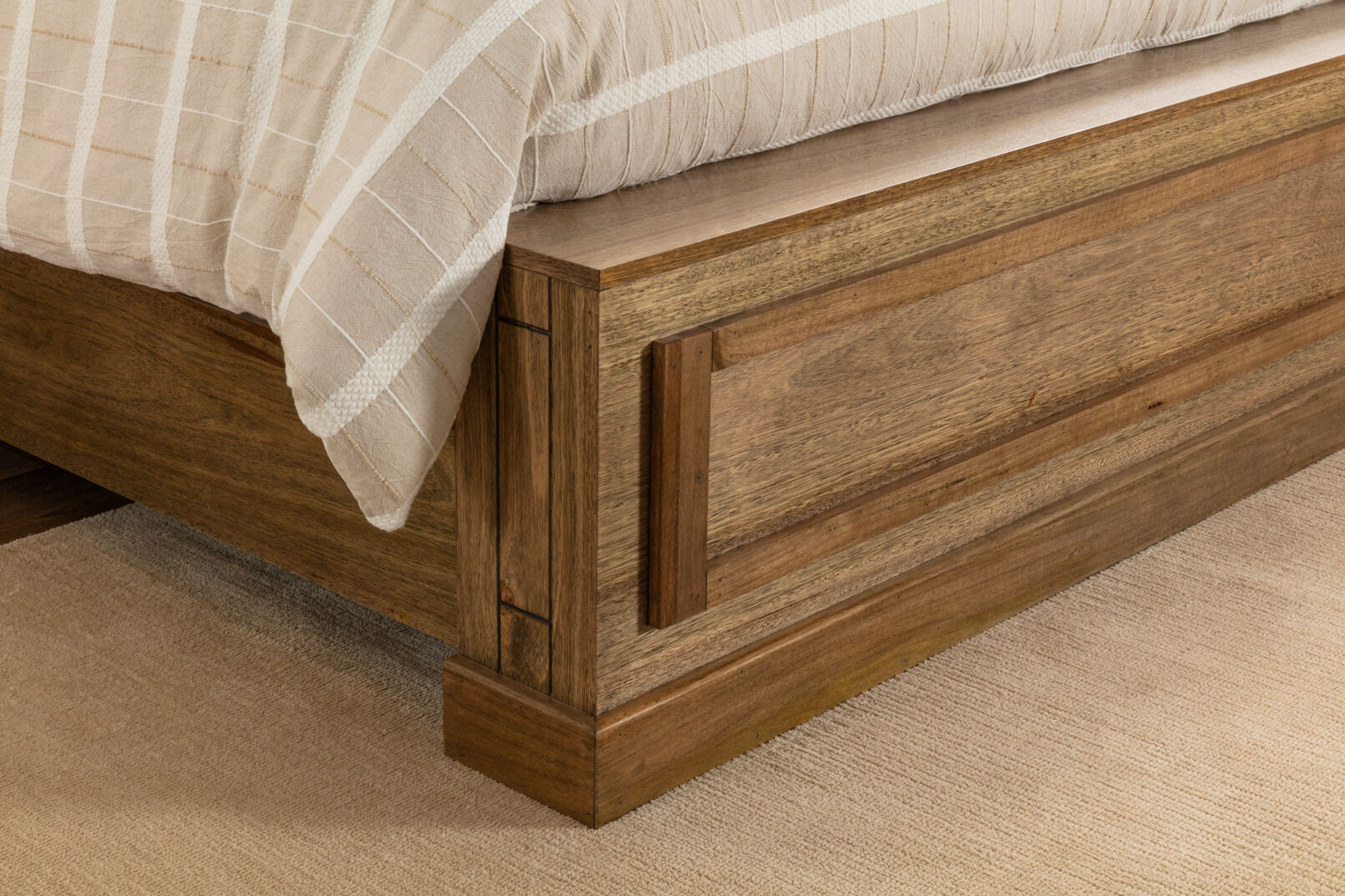 MATTEO - 4 Piece King Bed Dresser Suite MATTEO