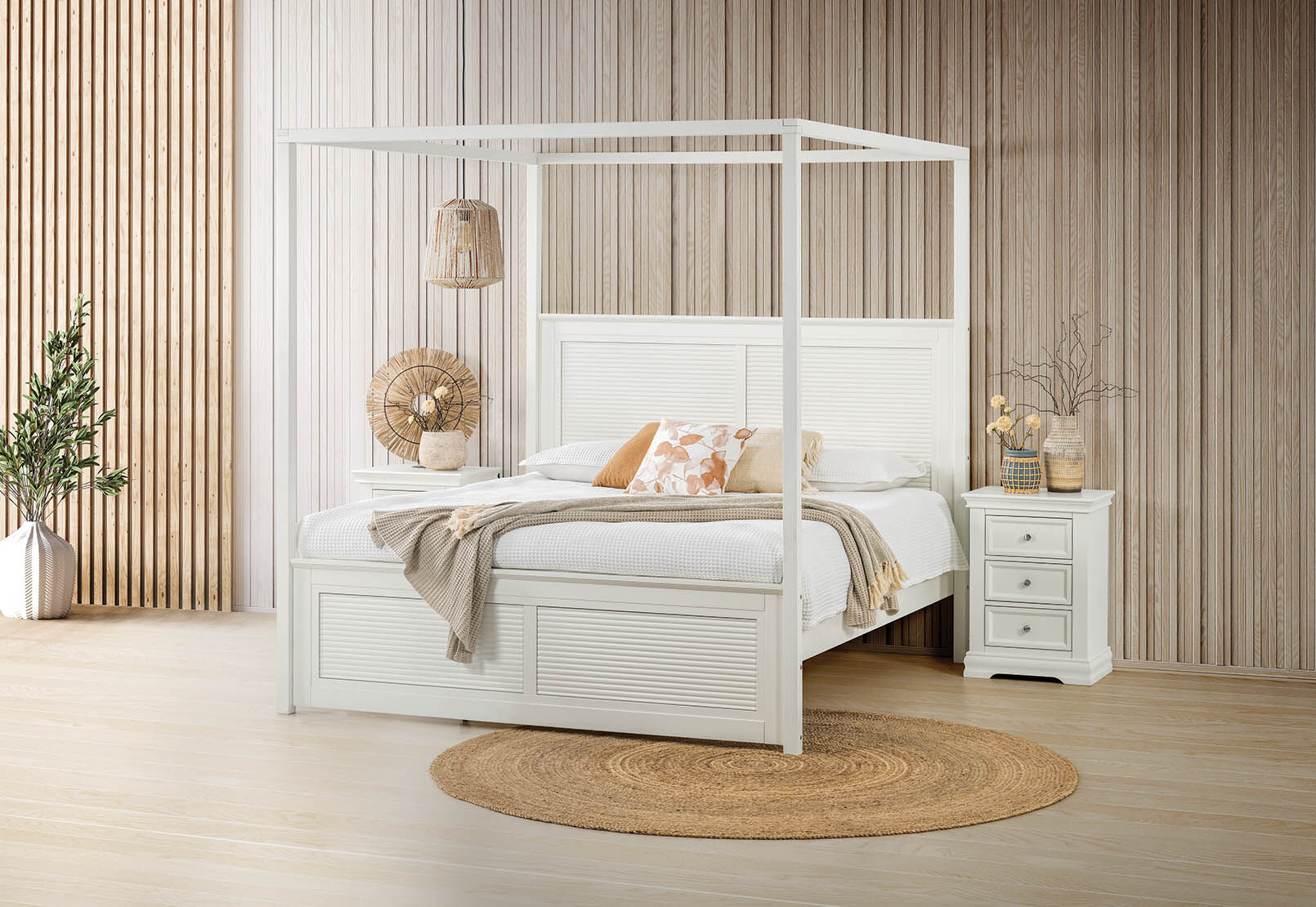 LOCKLYN - 4 Post King Bed LOCKLYN