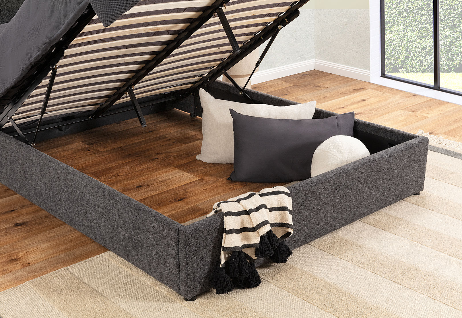 CAMBRIDGE BAY - Double Lift Bed CAMBRIDGE BAY