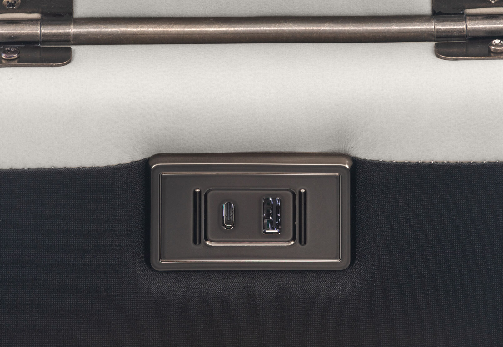 LEANDRO - Wedge Storage Console LEANDRO