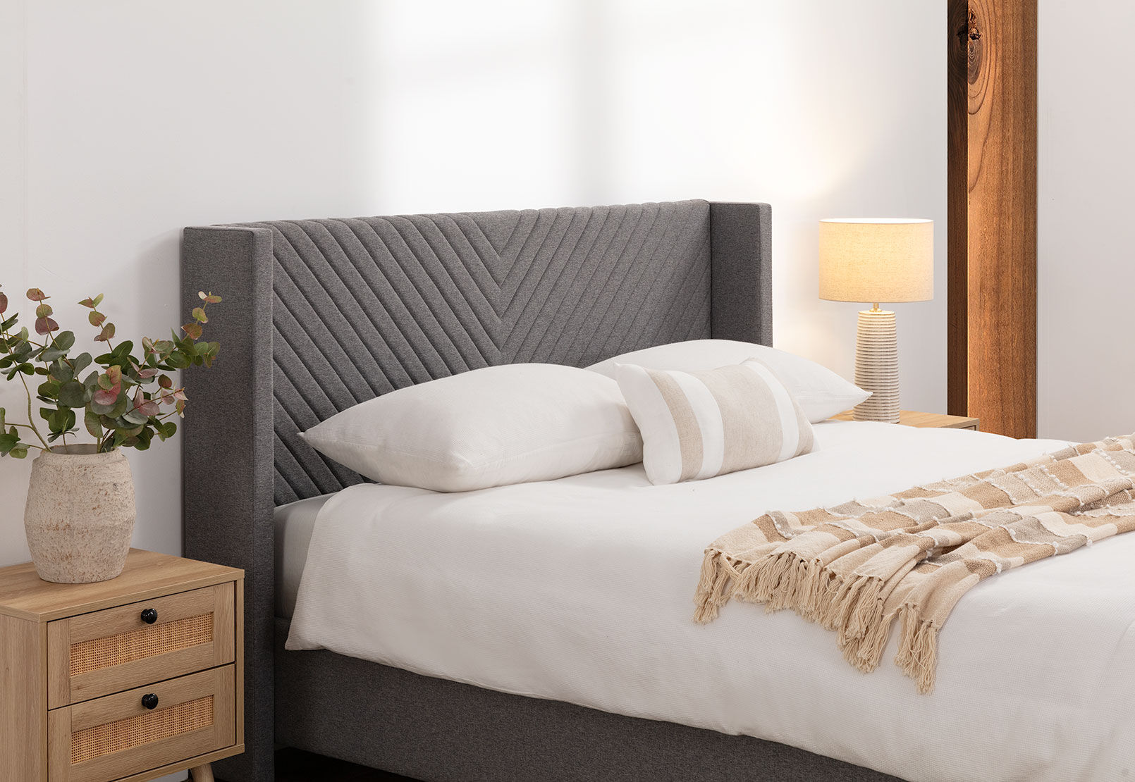 DAUGHERTY - Queen Bed DAUGHERTY