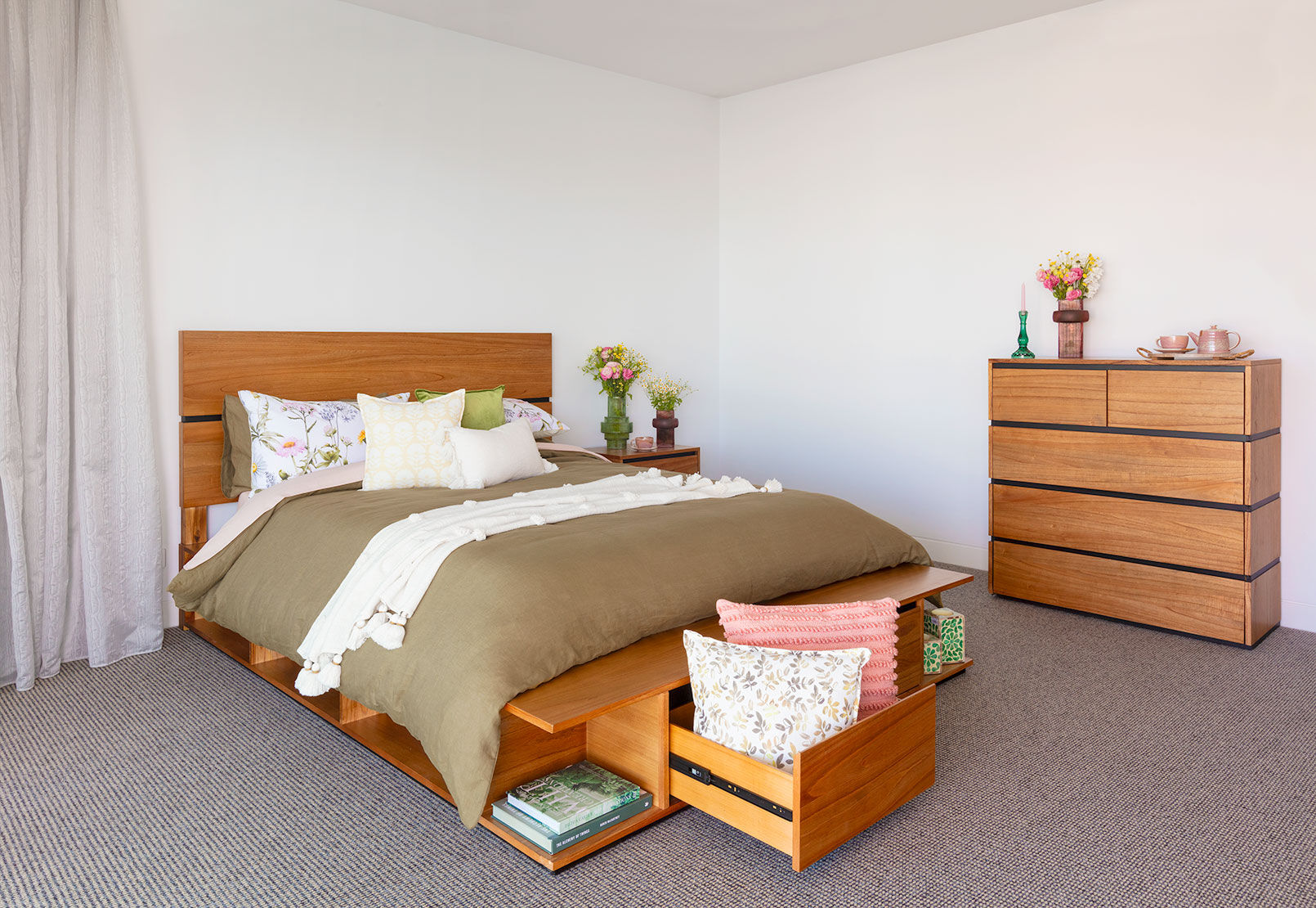 MEDORA - Queen Bed MEDORA