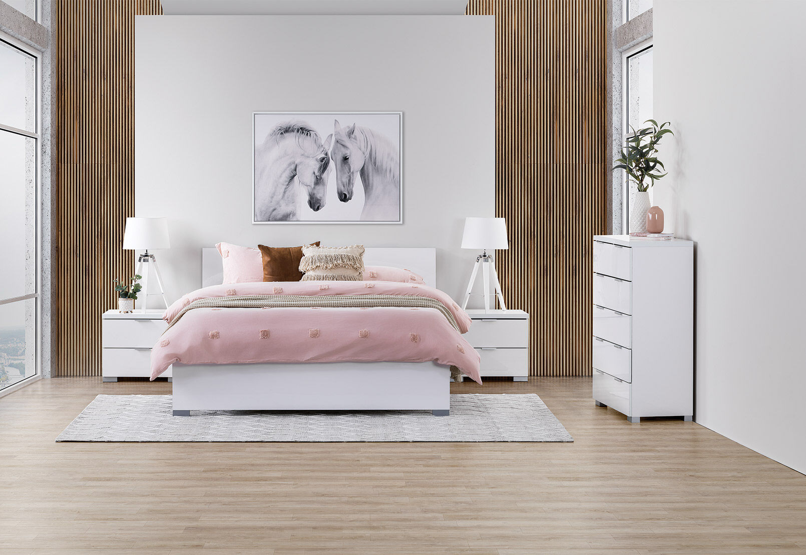 WHITE CASSIDY Queen Bed