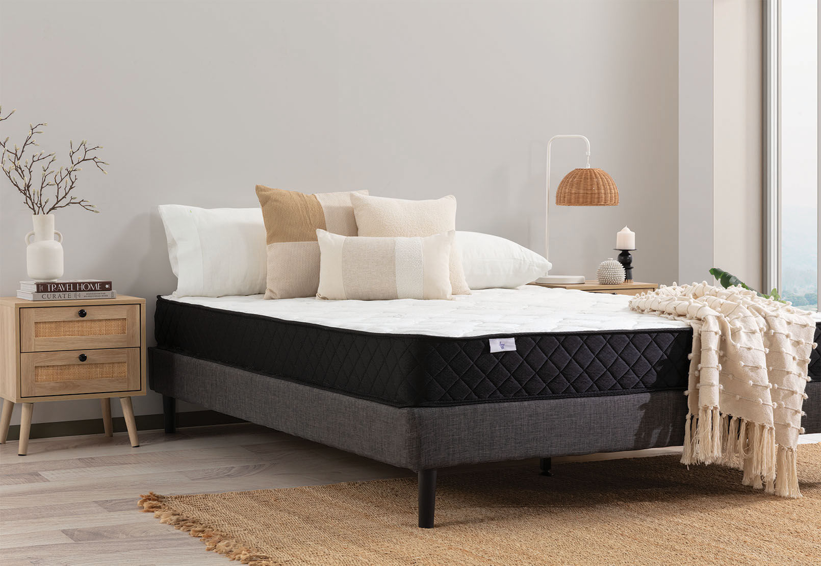 WHITE LLAMA Bonafide Queen Mattress