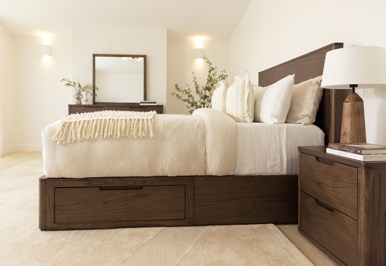 NICCOLO - 2 Drawer King Bed NICCOLO