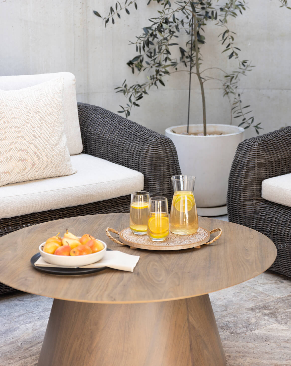 Cendana lounge and coffee table