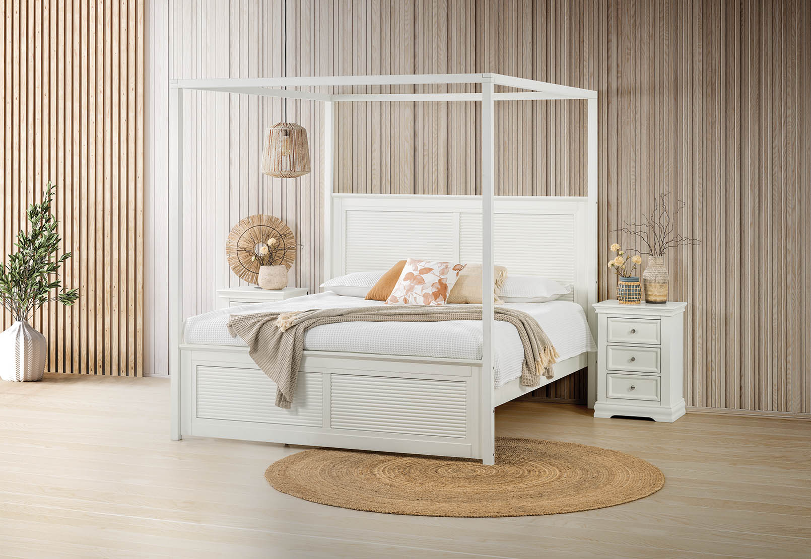 WHITE LOCKLYN 4 Post King Bed Amart Furniture